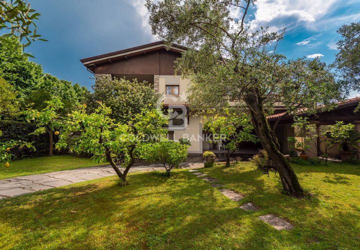 Villa a Pietrasanta, Lucca, Pietrasanta - € 750.000 | Ref: CBI129-1593-130103 - foto 1