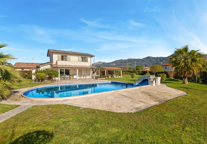 Villa i Camaiore, Lucca, Camaiore - € 1.200.000 | Ref: CBI129-2228-130220 - foto 1