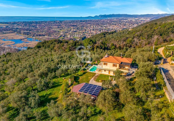 Villa a Pietrasanta, Lucca, Pietrasanta - € 20.000/mes | Ref: CBI129-2610-130303 - foto 1