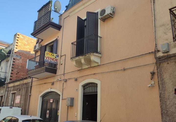 Villa a Paterno, Catania, Paterno - € 125.000 | Ref: 580 - foto 1