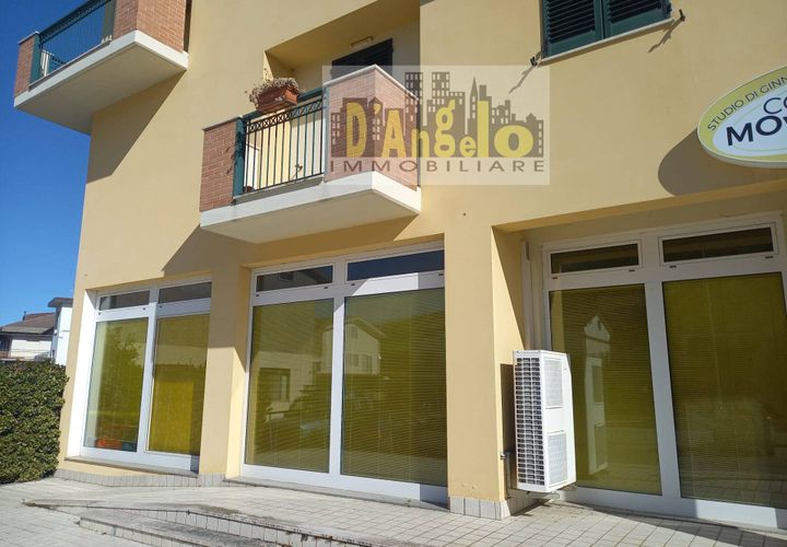 L'establiment comercial a Offida, Ascoli Piceno, Offida - € 600/mes | Ref: 7 - foto 1