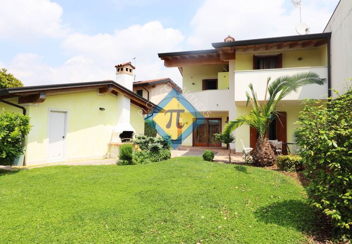 Villa a Pordenone, Pordenone, Pordenone - € 465.000 | Ref: 316 - foto 1
