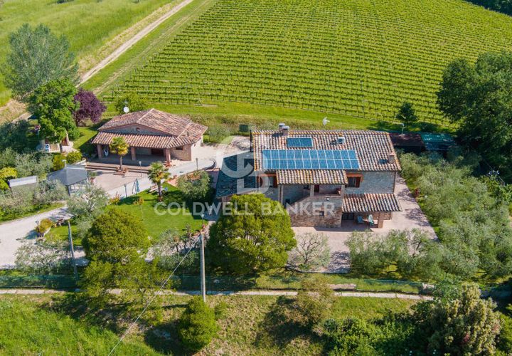 Landejendom i Perugia, Perugia, Perugia - € 587.000 | Ref: CBI134-1917-137 - foto 1