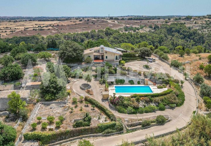 Villa a Modica, Ragusa, Modica - € 780.000 | Ref: 1309 - foto 1