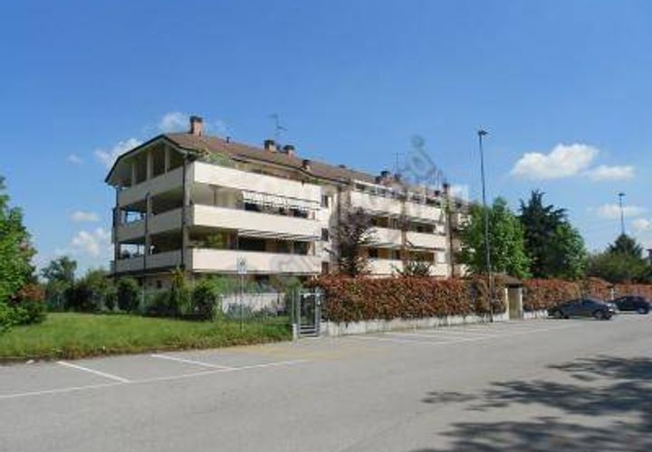 Parkeringsplads i Magenta, Milan, Magenta - € 15.000 | Ref: Box auto Via G. L. Bernini 42 - foto 1