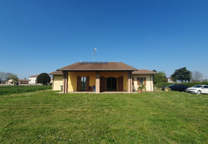 Villa a Medolla, Modena, Medolla - € 370.000 | Ref: MI089 - foto 1