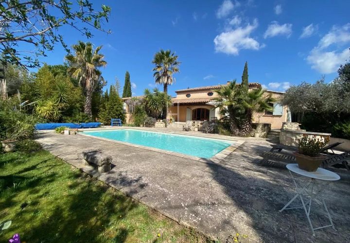 Landejendom i Arles, Bouches-du-Rhone, Arles - € 839.000 | Ref: 0579 - foto 1
