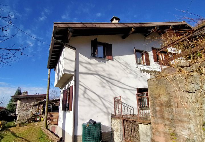 Villa a Pisogne, Brescia, Pisogne - € 75.000 | Ref: psg 237.10 - foto 1