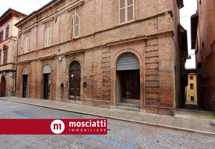 L'establiment comercial a Matelica, Macerata, Matelica - € 500/mes | Ref: 4057-T - foto 1