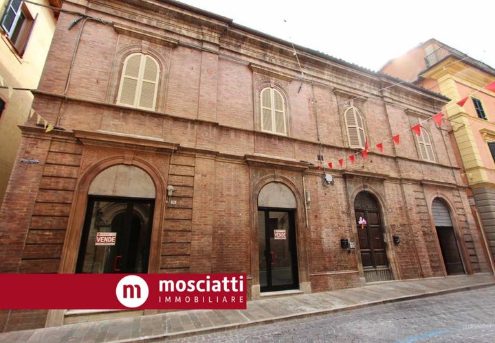 Erhvervsejendom i Matelica, Macerata, Matelica - € 220.000 | Ref: 4047 - foto 1