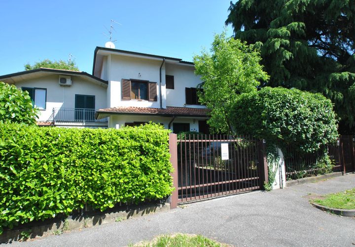 Villa in Vimercate, Monza and Brianza, Vimercate - € 595.000 | Ref: 2409 - foto 1