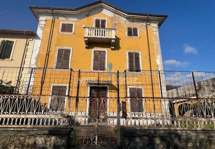 Stadthaus in Massa, Massa and Carrara, Massa - € 700.000 | Ref: 3383 - Foto 1