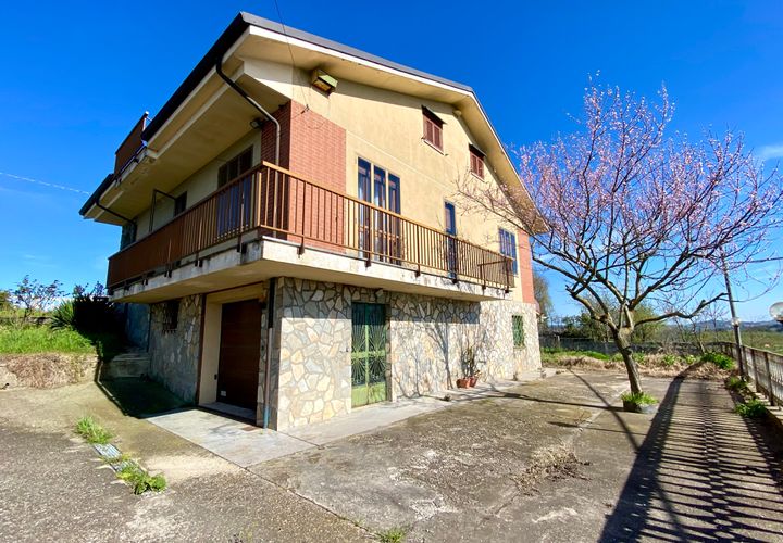 Villa a Serravalle Langhe, Cuneo, Serravalle Langhe - € 198.000 | Ref: D722.25 - foto 1