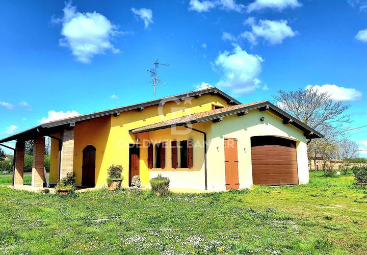 Villa a Medolla, Modena, Medolla - € 410.000 | Ref: CBI132-1802-141 - foto 1
