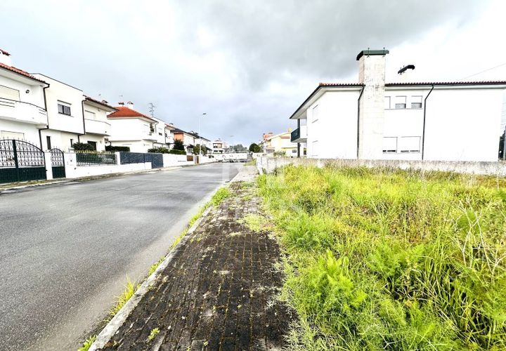 Helårsgrund i Darque, Viana do Castelo, Darque - € 60.000 | Ref: F906 - foto 1