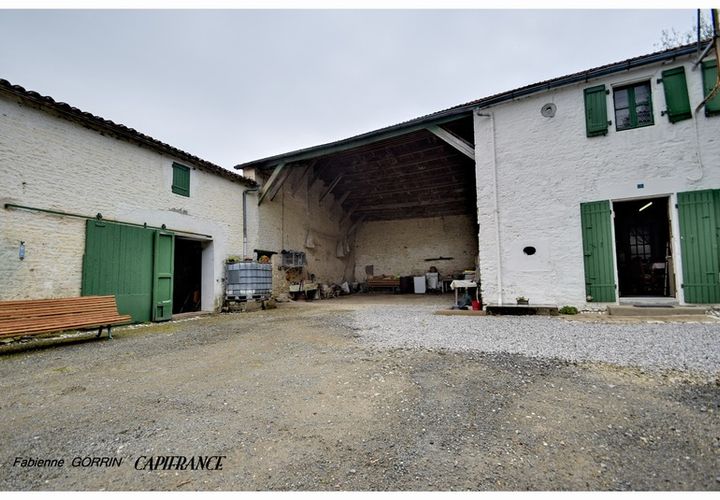 Landejendom i Bouhet, Charente-Maritime, Bouhet - € 210.000 | Ref: 340938000704 - foto 1