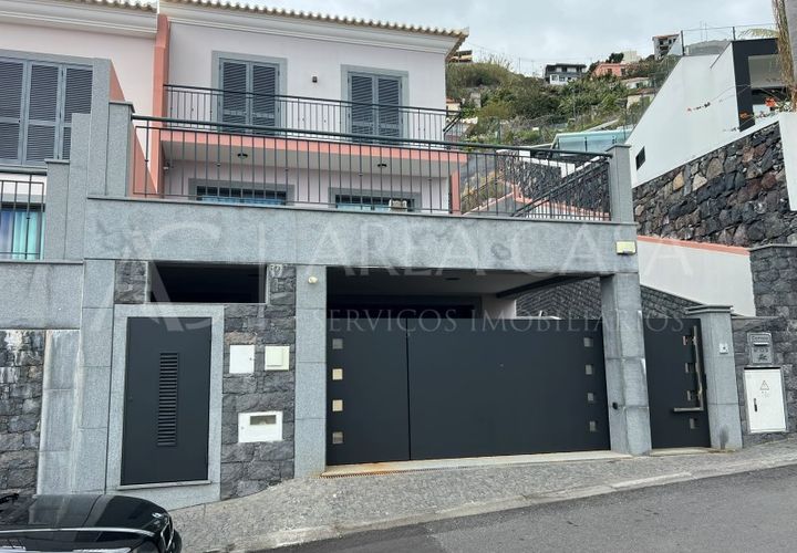 Byhus i Camara de Lobos, Madeira, Camara de Lobos - € 750.000 | Ref: APA_116 - foto 1