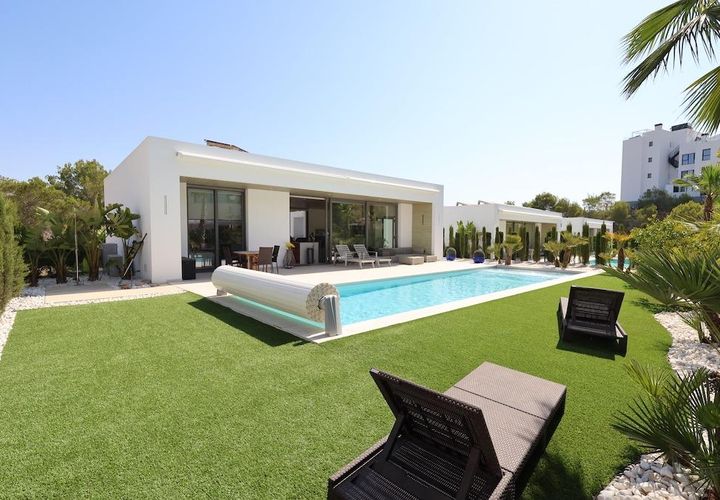 Villa a Orihuela, Alicante, Orihuela - € 880.000 | Ref: AM-01852/8919 - foto 1