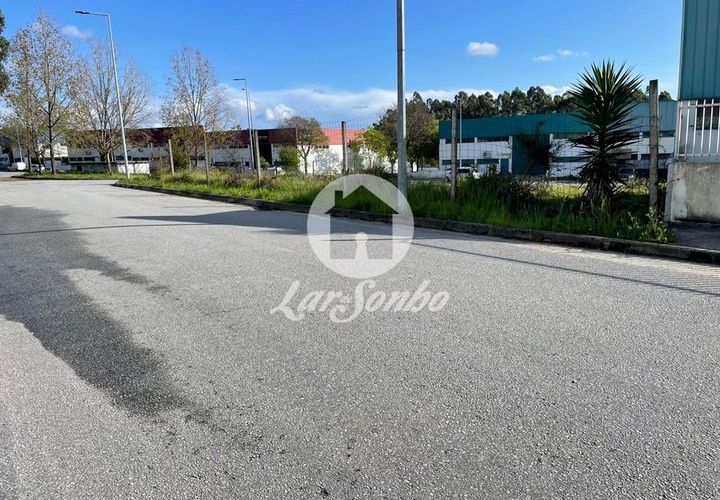 Helårsgrund i Trofa, Porto, Trofa - € 235.000 | Ref: 240-T-25677 - foto 1