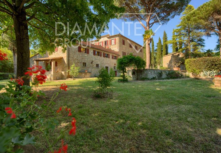 Villa in Cortona, Arezzo, Cortona - € 1.250.000 | Ref: AR7184 - foto 1