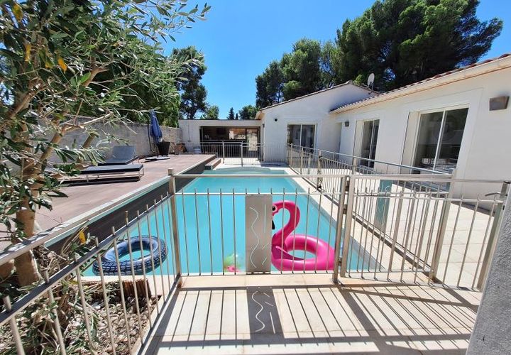 Villa a Beaucaire, Gard, Beaucaire - € 440.000 | Ref: 84021 - foto 1