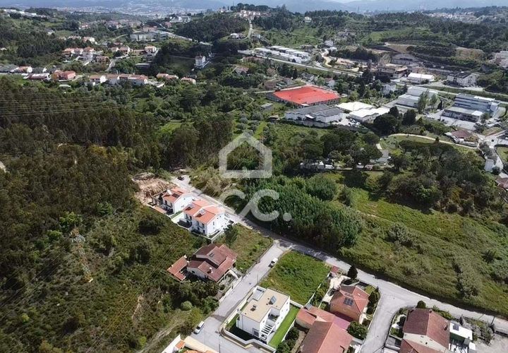 Helårsgrund i Coimbra, Coimbra, Coimbra - € 55.000 | Ref: 385/T/00864 - foto 1