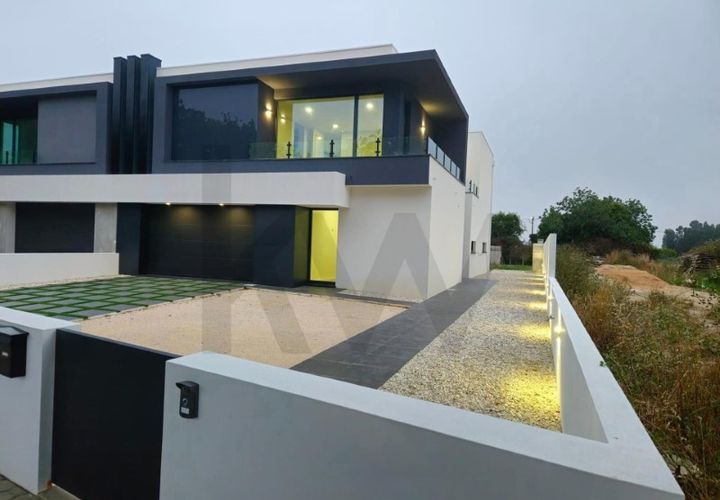 Villa i Aveiro, Aveiro, Aveiro - € 625.000 | Ref: KWPT-014824 - foto 1