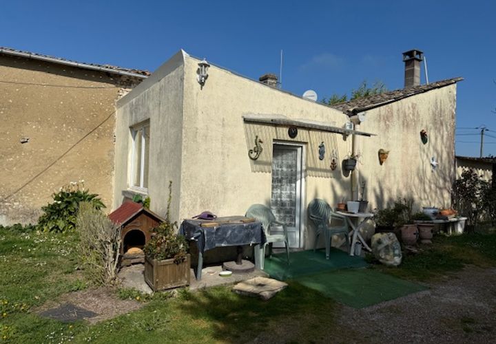 Villa a Saint-Thomas-De-Conac, Charente-Maritime, Saint-Thomas-De-Conac - € 75.500 | Ref: CC4048 - foto 1