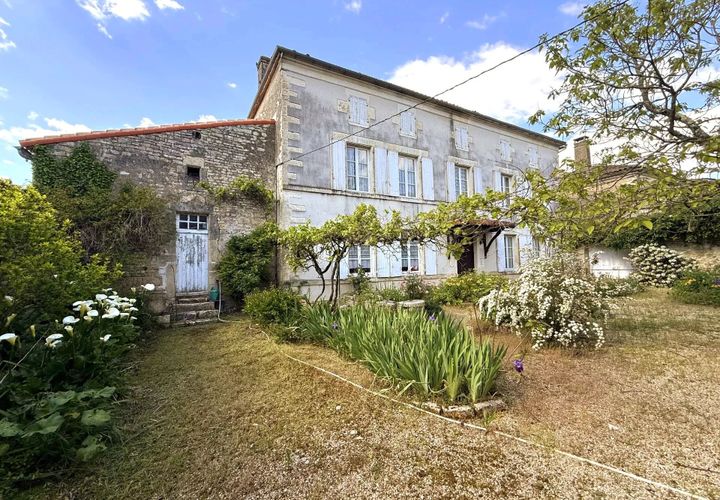 Villa i Tusson, Charente, Tusson - € 336.000 | Ref: BVI80826 - foto 1