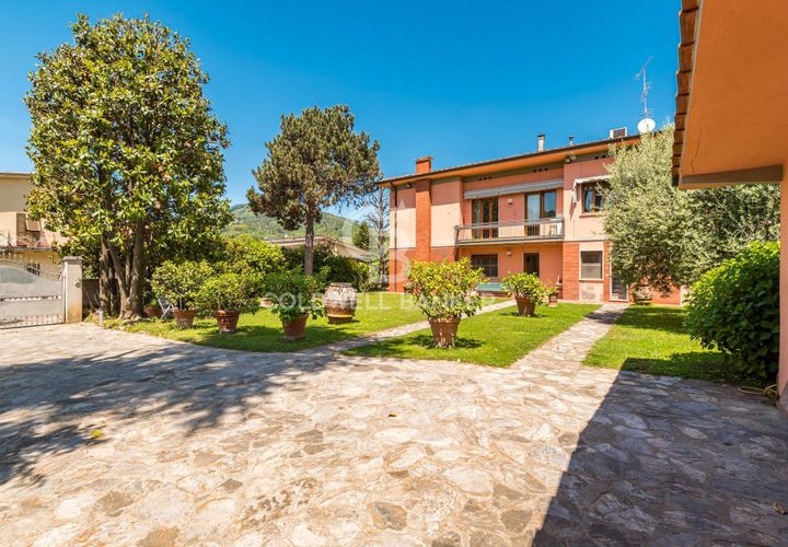 Villa en Lucca, Lucca, Lucca - € 470.000 | Ref: CBI129-1788-129928 - photo 1