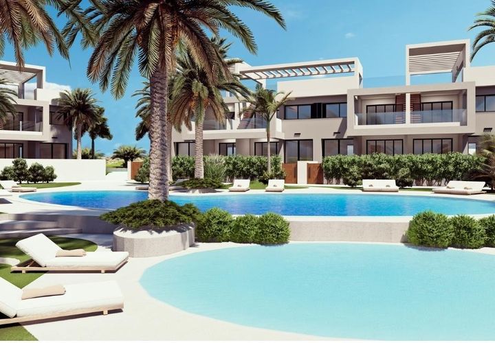 Villa i Torrevieja, Alicante, Torrevieja - € 269.900 | Ref: 3631617 - foto 1