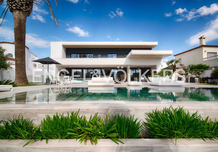 Villa i Empuriabrava, Gerona, Empuriabrava - € 3.250.000 | Ref: W-02ZSIQ - foto 1