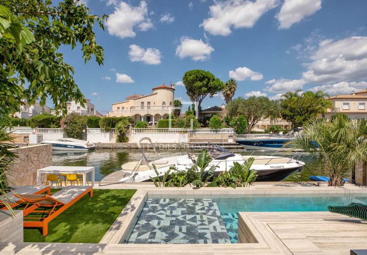 Villa a Empuriabrava, Gerona, Empuriabrava - € 1.390.000 | Ref: CBR59246 - foto 1