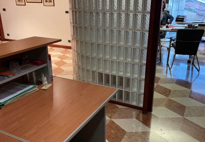 Erhvervsejendom i Sassuolo, Modena, Sassuolo - € 170.000 | Ref: 711 - foto 1