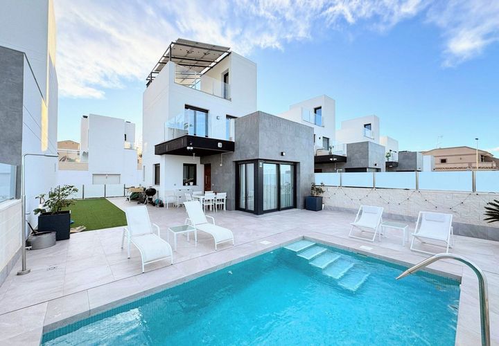 Villa i Los Balcones, Alicante, Los Balcones - € 660.000 | Ref: R5040751 - foto 1