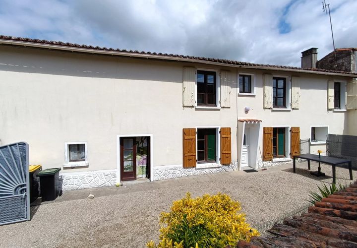Landsbyhus i Juillé, Charente, Juillé - € 77.000 | Ref: BVI80727 - foto 1