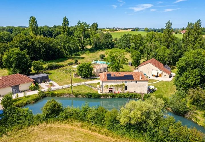 Villa a Riberac, Dordogne, Riberac - € 950.000 | Ref: BVI80606 - foto 1