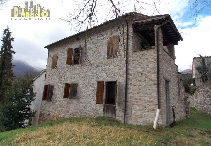 Villa a Sarnano, Macerata, Sarnano - € 130.000 | Ref: 112 - foto 1