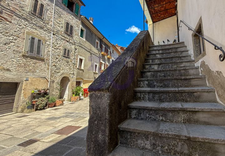 Villa a Subbiano, Arezzo, Subbiano - € 125.000 | Ref: V0143MG - foto 1
