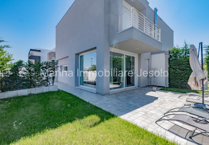 Villa i Jesolo, Venice, Jesolo - € 550.000 | Ref: M 241 - foto 1