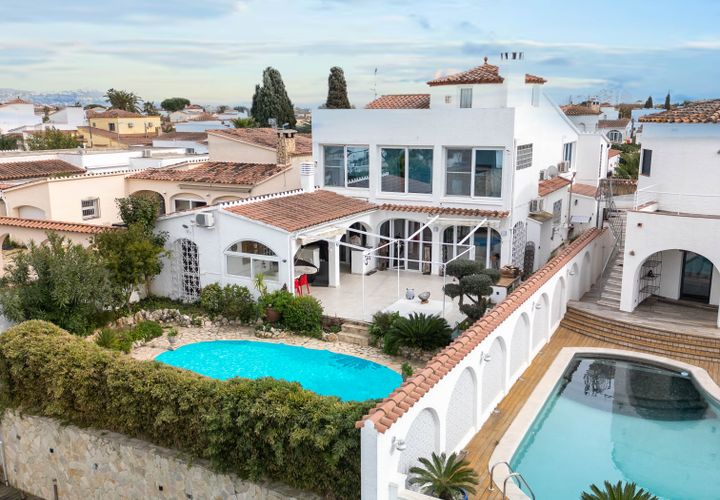 Villa i Empuriabrava, Gerona, Empuriabrava - € 990.000 | Ref: W-02Z3PZ - foto 1