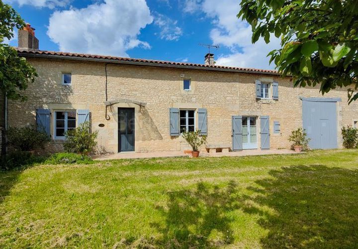 Landejendom i Civray, Vienne, Civray - € 211.300 | Ref: 5155 - foto 1