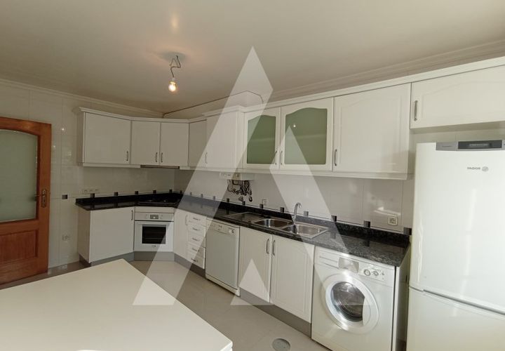 Villa i Aveiro, Aveiro, Aveiro - € 690.000 | Ref: 1040685/25 BR - foto 1
