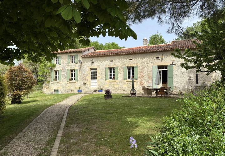 Villa i Aubeterre-sur-Dronne, Charente, Aubeterre-sur-Dronne - € 480.000 | Ref: BVI80823 - foto 1
