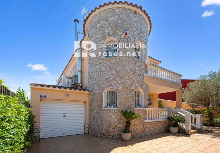 Villa i Empuriabrava, Gerona, Empuriabrava - € 470.000 | Ref: 3366 - foto 1
