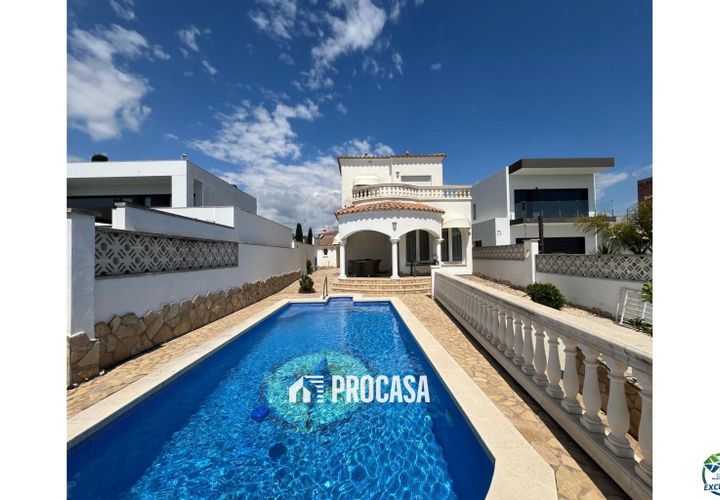 Villa i Empuriabrava, Gerona, Empuriabrava - € 795.000 | Ref: 3751 - foto 1