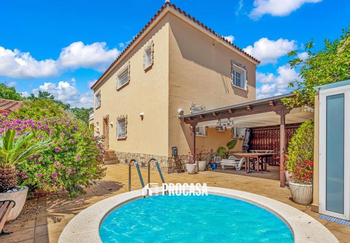 Villa i Empuriabrava, Gerona, Empuriabrava - € 470.000 | Ref: 3752 - foto 1