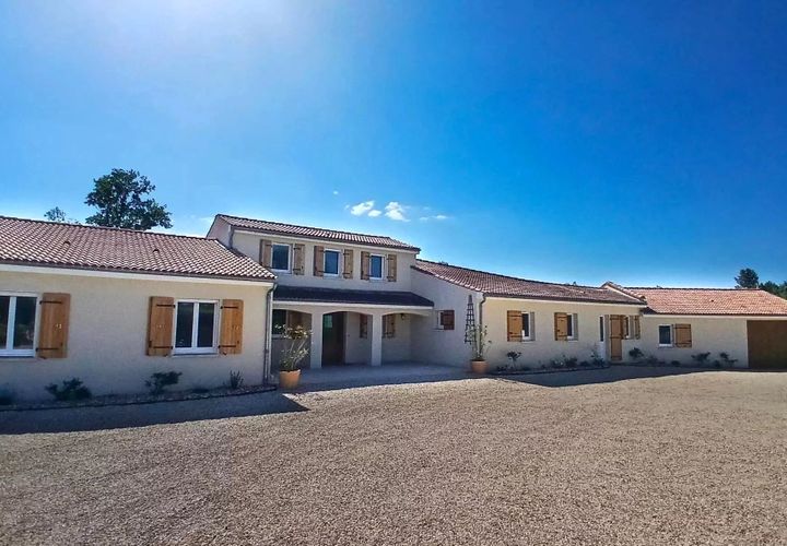 Villa i Sainte-Severe, Charente, Sainte-Severe - € 466 400 | Ref: BVI81014 - foto 1