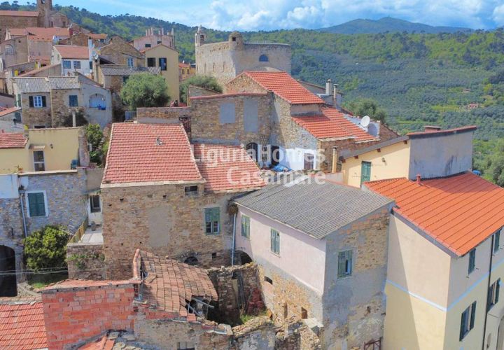 Villa a Cipressa, Imperia, Cipressa - € 180.000 | Ref: 7Q21 - foto 1
