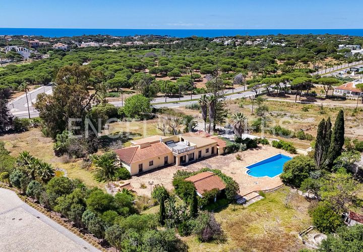 Villa en Vale do Lobo, Faro, Vale do Lobo - € 3.290.000 | Ref: W-02ZT7G - photo 1